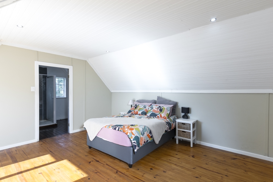 4 Bedroom Property for Sale in Sir Lowrys Pass Village Western Cape